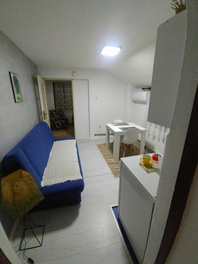 Apartman Dm Apartment Валево Екстериор снимка